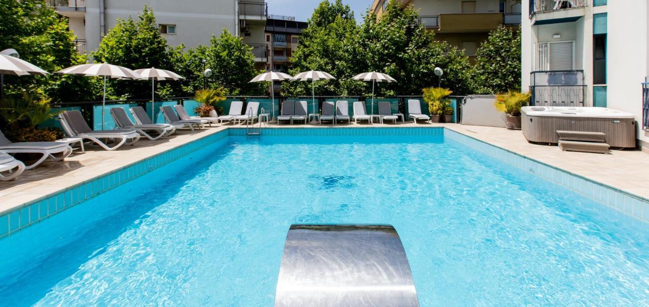 Hotel Verona Cesenatico Εξωτερικό φωτογραφία