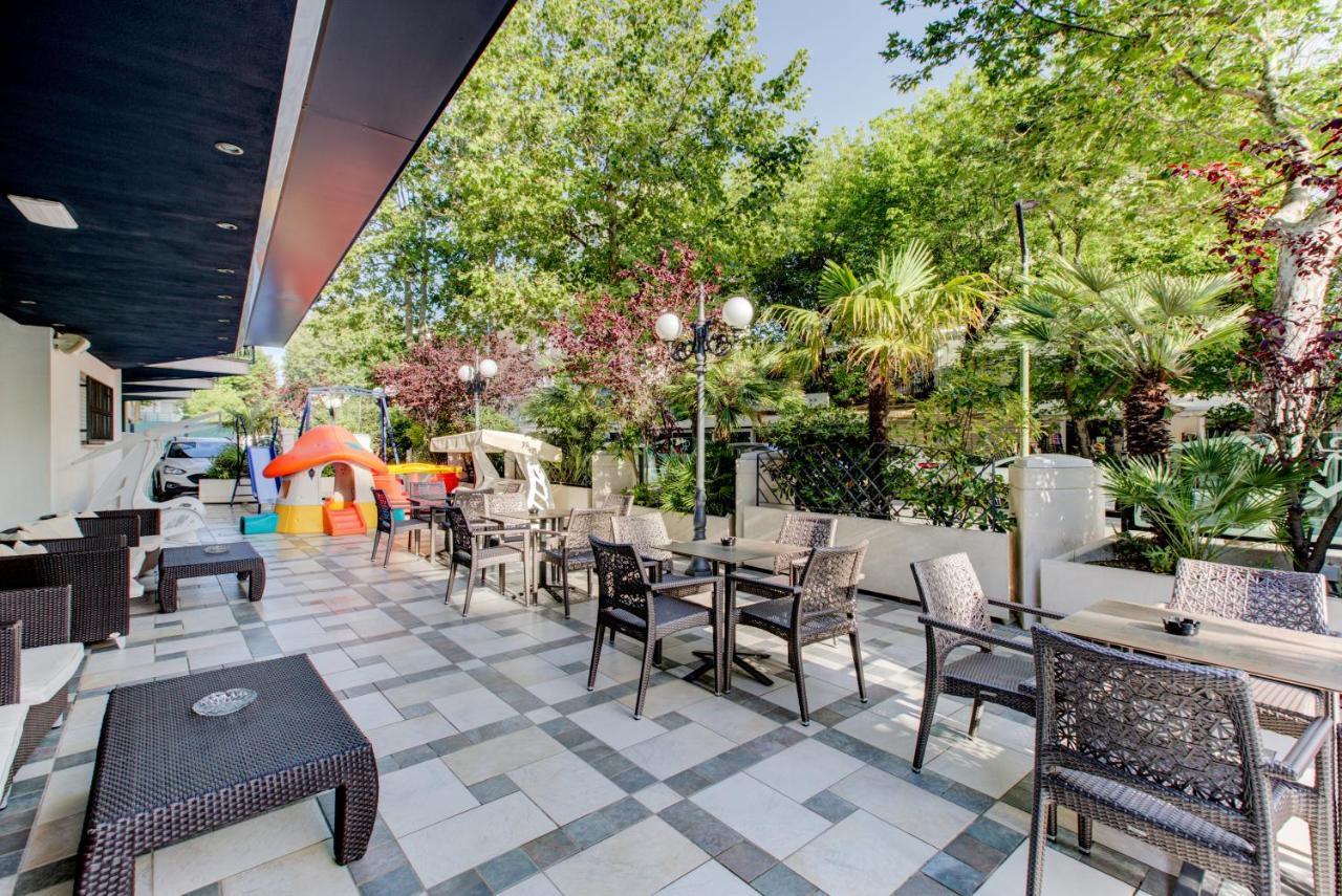 Hotel Verona Cesenatico Εξωτερικό φωτογραφία